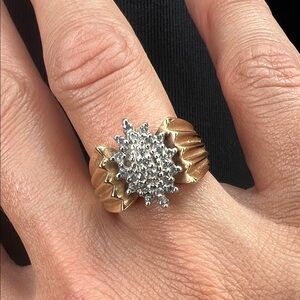 10K Gold and Diamond Cluster Ring size 7.5
